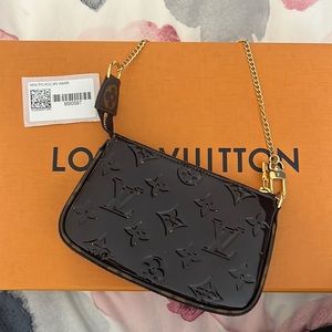 COPY - Louis Vuitton mini purse/pochette - worn once